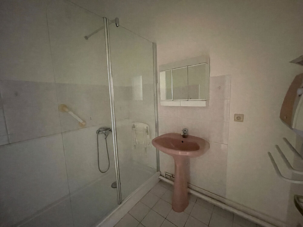 Location Appartement Dans résidence, appartement au 2nd étage, St Germain du Bois Saint germain du bois