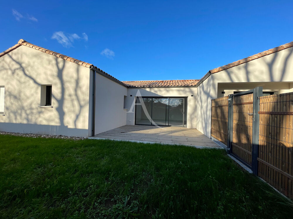 Maison Saint Hilaire La Foret 4 pièce(s) 110 m2