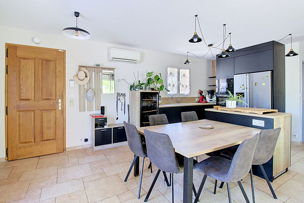 A VENDRE EN EXCLUSIVITE ! À VIDAUBAN Maison de plain-pied 4 pièces 88 m2 avec piscine sur un terrain de 1 455 m2