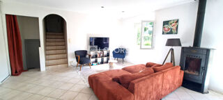  Maison à louer 6 pièces 138 m²