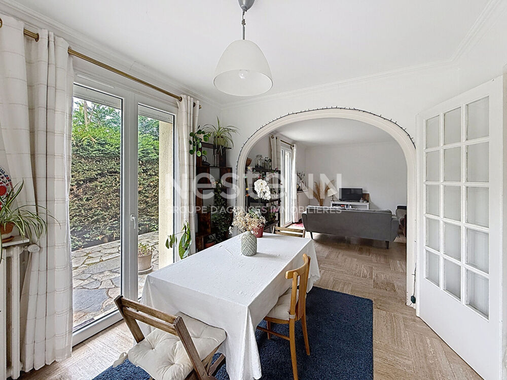 Vente Maison Maison individuelle type 5 pièces avec 3 chambres 2 garages et 2 place de parking - 69500 BRON Bron