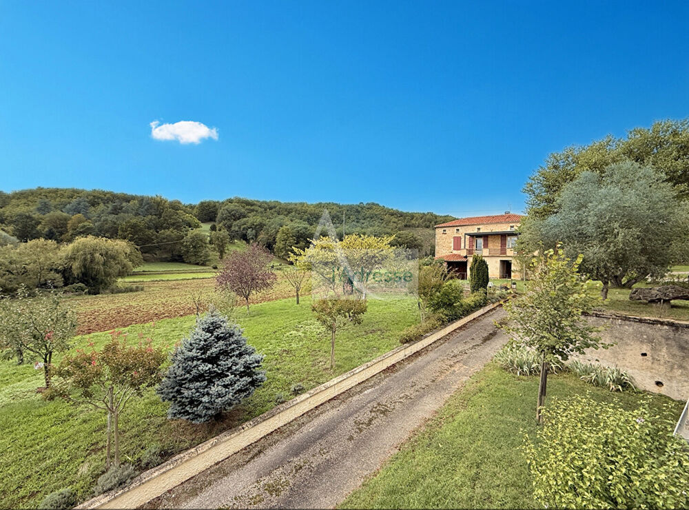 Vente Maison Propriété 2 maisons, dépendances, plus de 4 ha Duravel