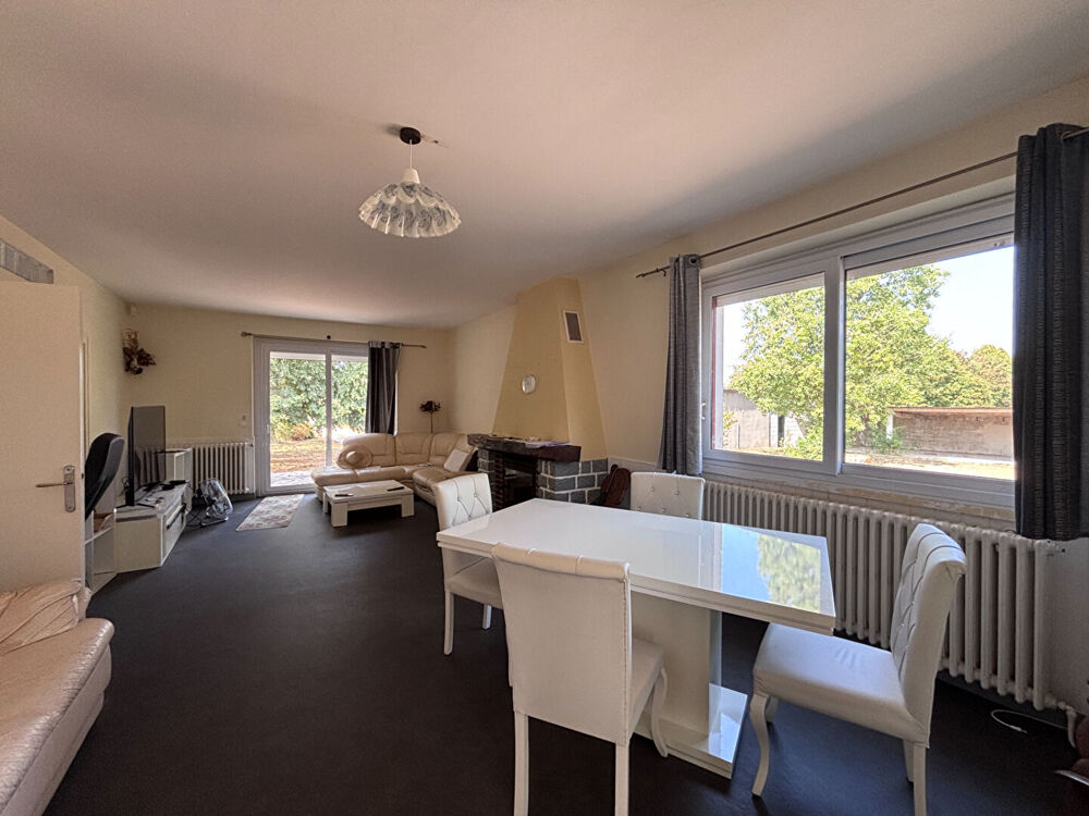 Vente Maison Spacieuse maison de trois chambres avec chalet et grand jardin arboré Villefagnan