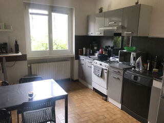  Appartement à louer 4 pièces 116 m²