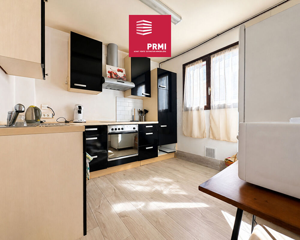 SAINT-GILLES-LES-BAINS : F2/3 51,38 m² + VARANGUE 8,80 m², PLAGE À PIED