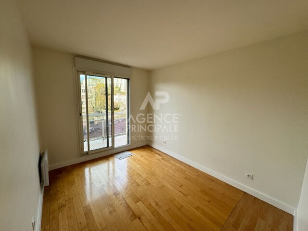 Location Appartement Appartement 4 pièce(s) 80 m2 - Saint Germain En Laye Saint germain en laye