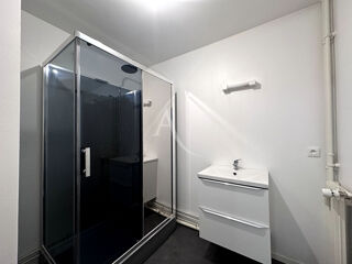  Appartement à louer 3 pièces 74 m²