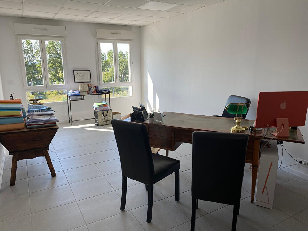 Vente Appartement Appartement 108M² EGUILLES - PARKING 265 000 Eguilles