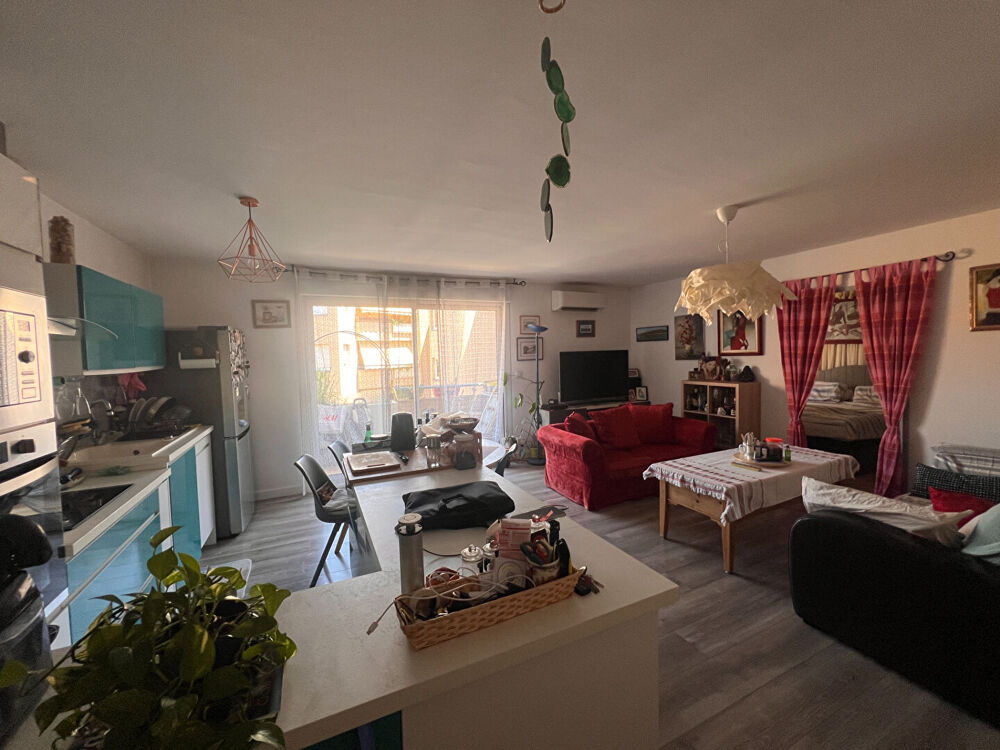 Vente Appartement T2 AVIGNON INTRA MUROS  - CAVE, TERRASSE, PARKING Avignon