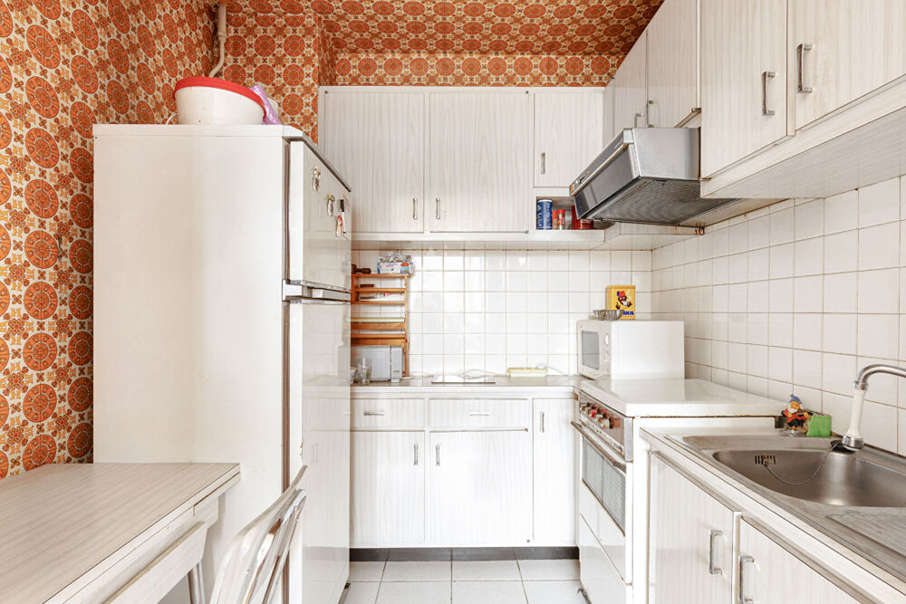 Vente Appartement Paris 18? - 2 pièces de 43,97 m² à rénover avec BOX fermé - 3 min Métro 12 (Marx Dormoy) Paris 18
