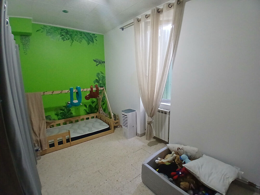Location Appartement SAINT ANDIOL-T4 avec cave,et 2 stationnements privatifs à louer. Saint andiol