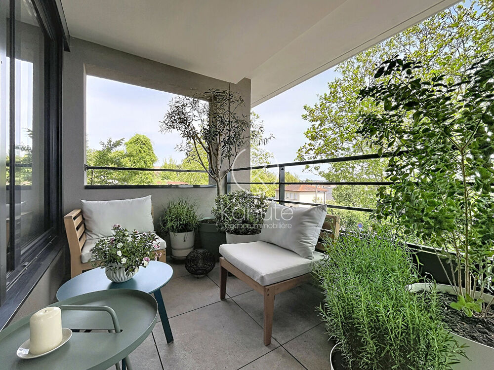 A seulement 10km du centre ville de Lyon au calme, Appartement Saint Cyr Au Mont D Or 3 pièce(s) 78 m2, 2 chambres, terrasse, ga