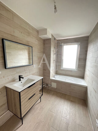  Appartement à louer 2 pièces 52 m²