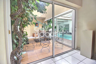  Villa à vendre 10 pièces 243 m²