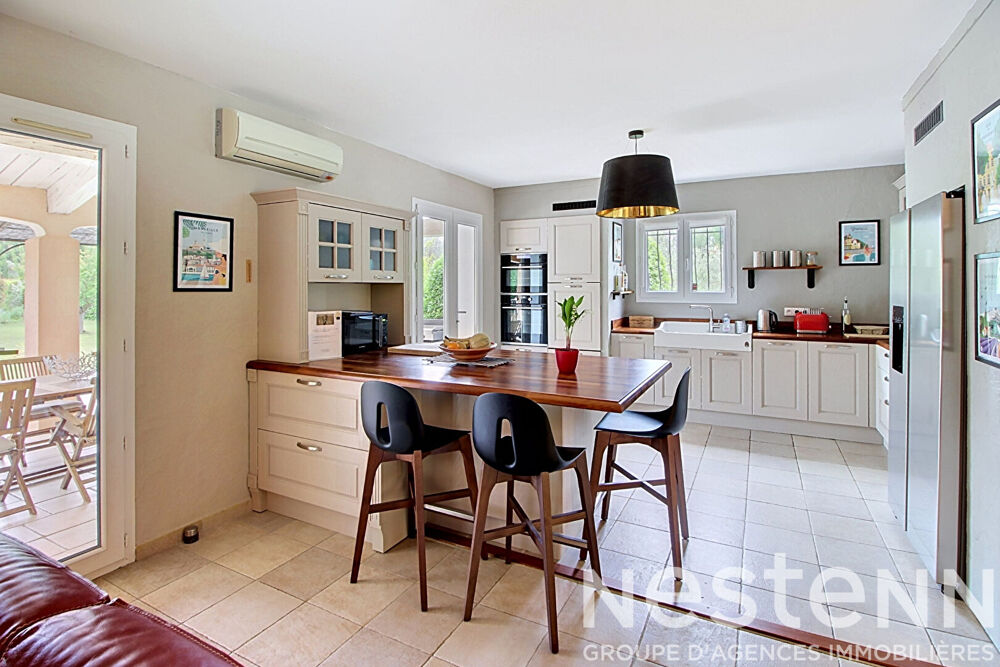 Vente Maison A vendre , Maison CARCES 8 pièces 208 m2 avec piscine Carces