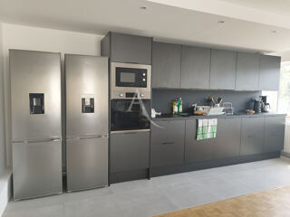  Appartement à louer 7 pièces 122 m²