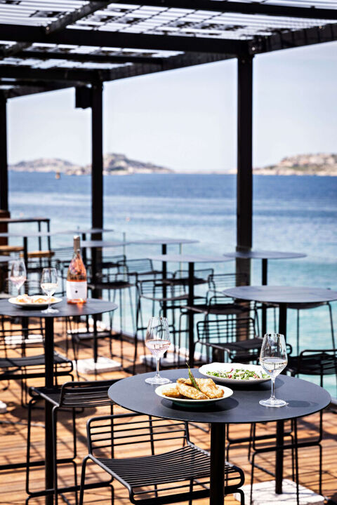 Brasserie Restaurant vue mer exceptionnelle,  1er ligne. 798750 83140 Six fours les plages