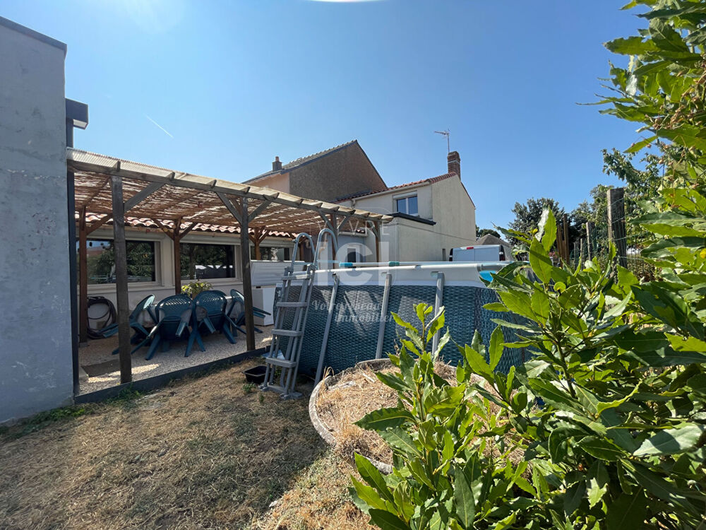 Vente Maison Maison 4 pièces 130m² avec jardin LA CHEVROLIERE La chevroliere