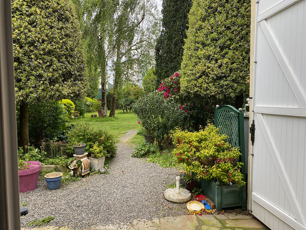 Vente Maison A VENDRE  NANTES/SAINT ANNE MAISON ANCIENNE  AVEC GARAGE/ BEAU JARDIN Nantes