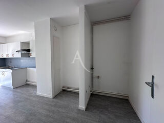  Appartement à louer 3 pièces 87 m²