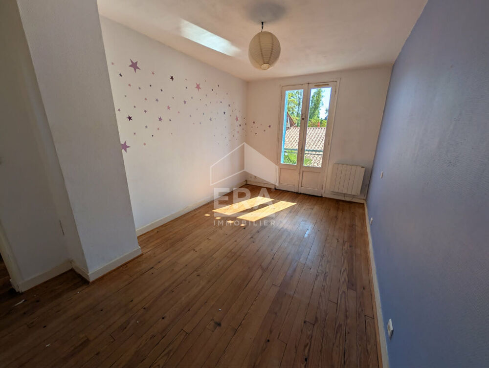 Vente Maison Maison à vendre à Montpon Ménestérol - Opportunité d'investissement à ne pas manquer ! Montpon menesterol