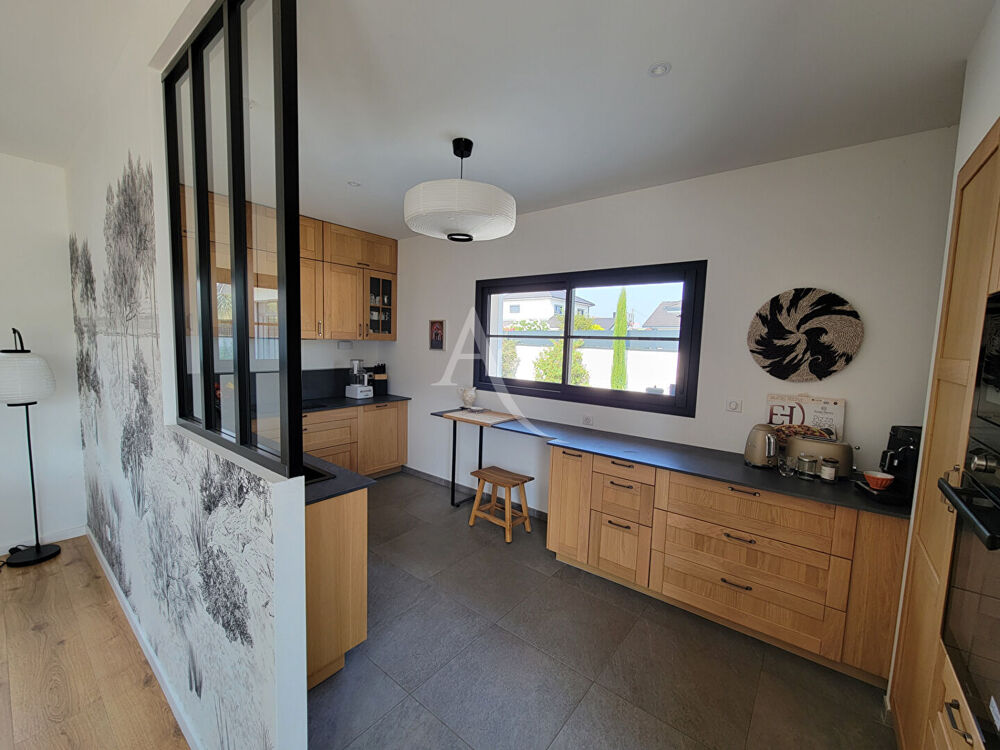 Vente Maison Maison Lescar 7 pièce(s) 195 m2 Lescar