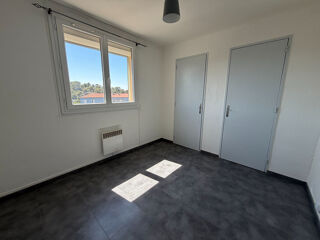  Appartement à louer 4 pièces 64 m²