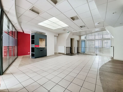   Local commercial Condé-Sur-L'Escaut 215 m2 