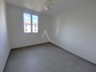  Appartement à louer 3 pièces 56 m²