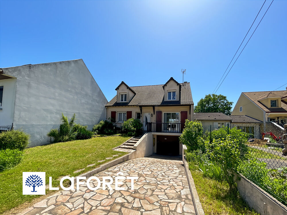 Maison traditionnelle sur sous-sol total de 6 pièces à vendre à Sainte Geneviève des Bois - Réf 13319