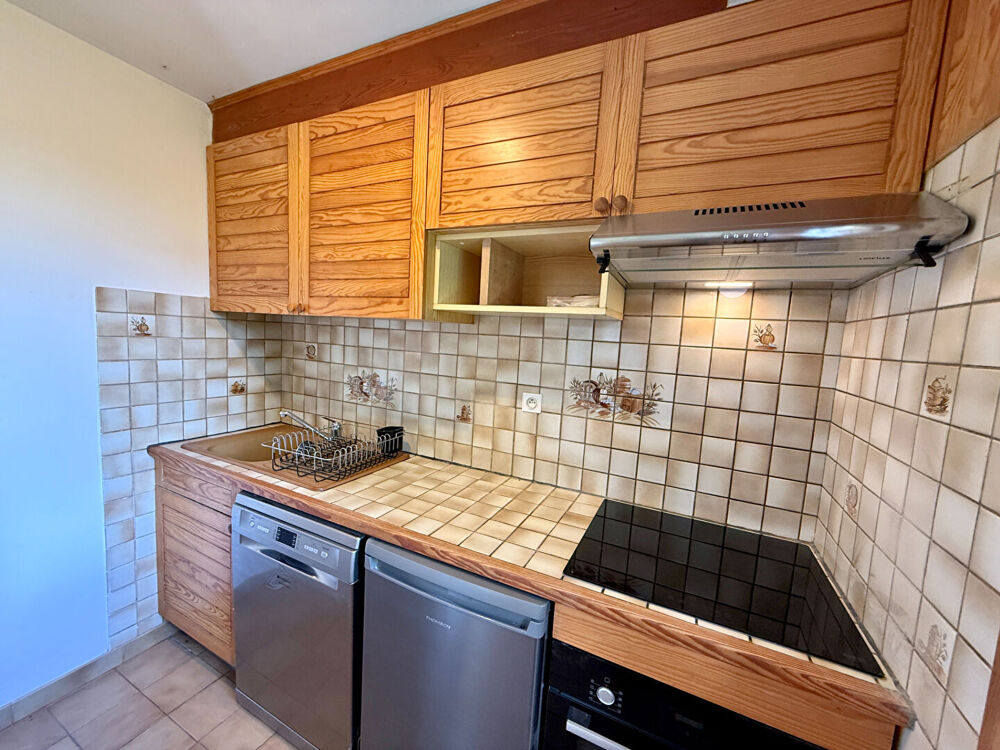Location Maison À louer Ancelle  : jolie maison avec jardin de 400 m² Ancelle