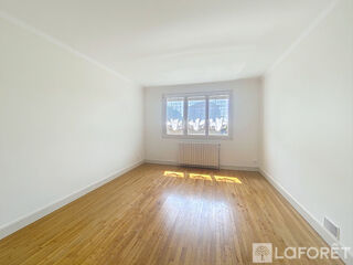  Appartement à louer 3 pièces 72 m²