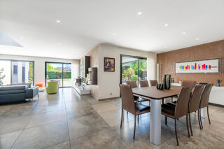  Maison à vendre 8 pièces 245 m²