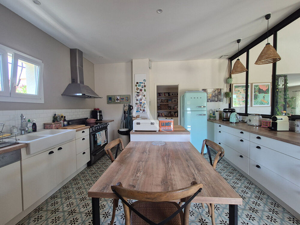 Vente Maison Villa T5 de 156 m2 - Piscine + studio indépendant - Balaruc les bains Balaruc les bains