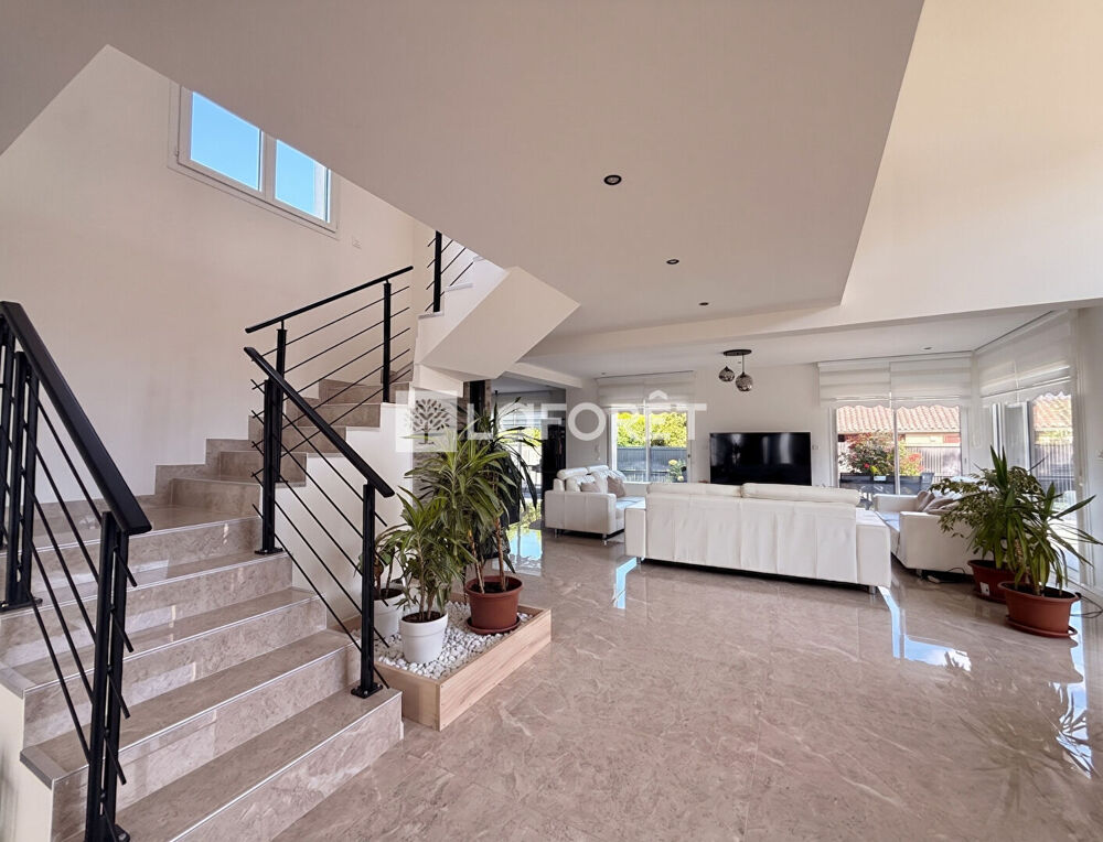 SOLIERS, maison 203 m²