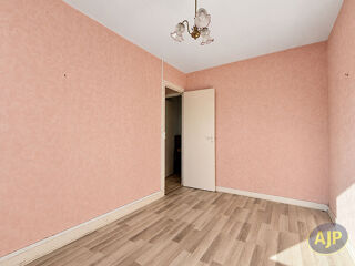 Vente Maison SAINTES RIVE GAUCHE MAISON DE PLAIN-PIED, 3 CHAMBRES ET GARAGE Saintes