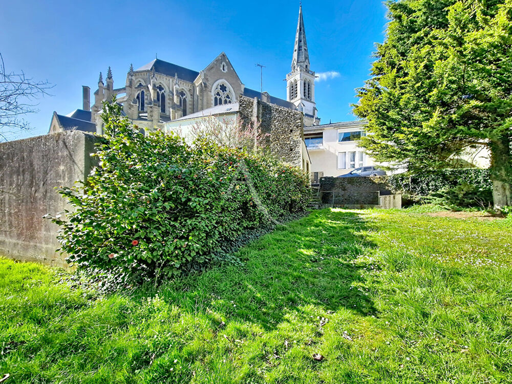 Ensemble immobilier atypique au coeur de Vihiers
