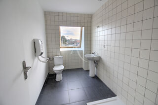  Appartement à louer 3 pièces 78 m²