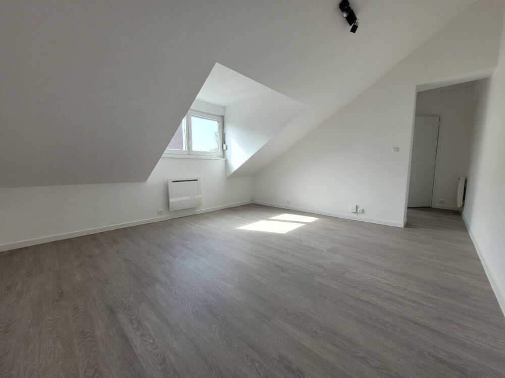 Vente Appartement EXCLUSIVITE: LILLE WAZEMMES: Studio/T2 rénové au dernier étage d'une petite copropriété Lille