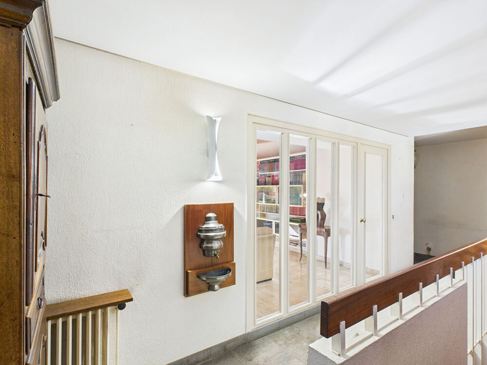 MAISON D'ARCHITECTE 300m² sur PARCELLE 27000m² MONTELIMAR 26200