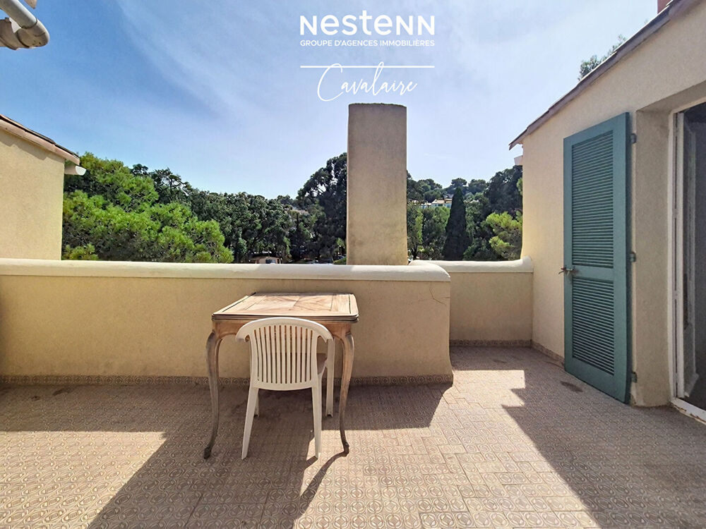 Vente Appartement Plages, commerces et port accessibles à pied pour cet appartement 3 pièces au dernier étage Cavalaire sur mer
