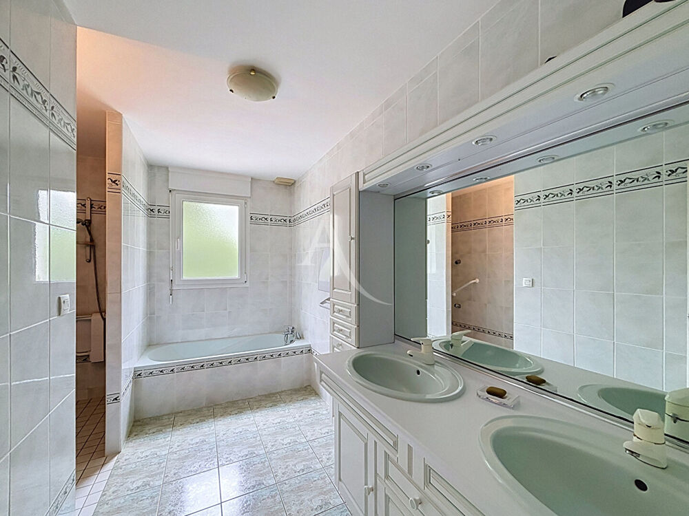 Vente Maison Maison Quelaines Saint Gault 5 pièce(s) 114m2 Quelaines saint gault