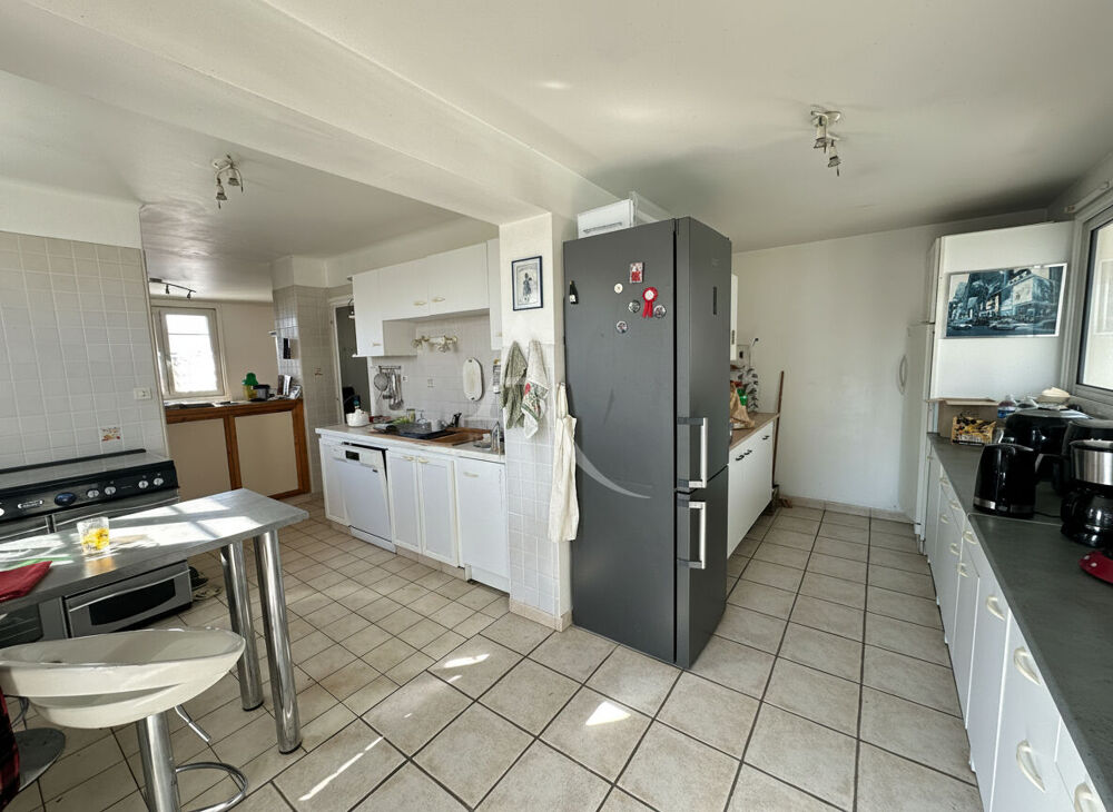 Maison 3 chambres 118 m² à vendre à Maché, avec piscine