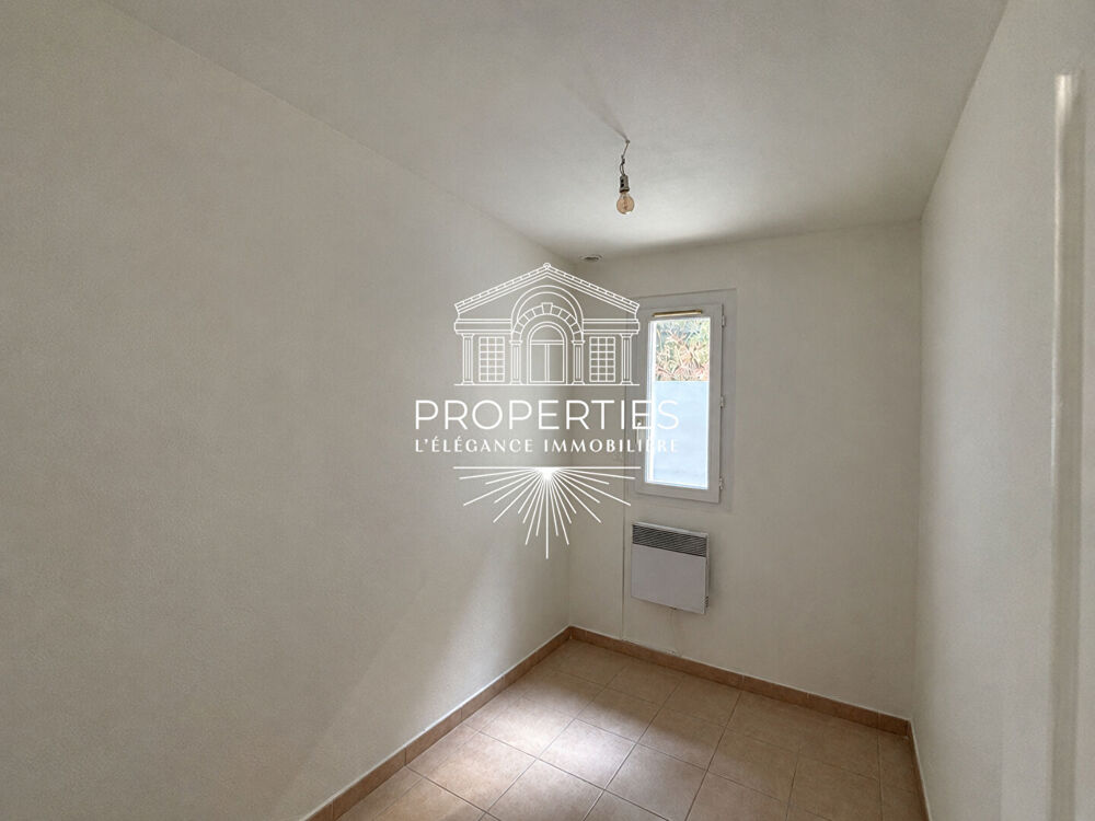Location Appartement LE LAVANDOU - T3 - 38.86 M2  - PROCHE COMMERCES. Le lavandou