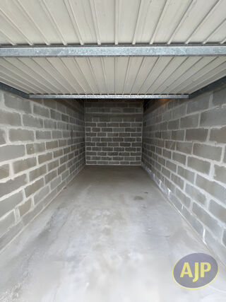  Parking / Garage à louer 