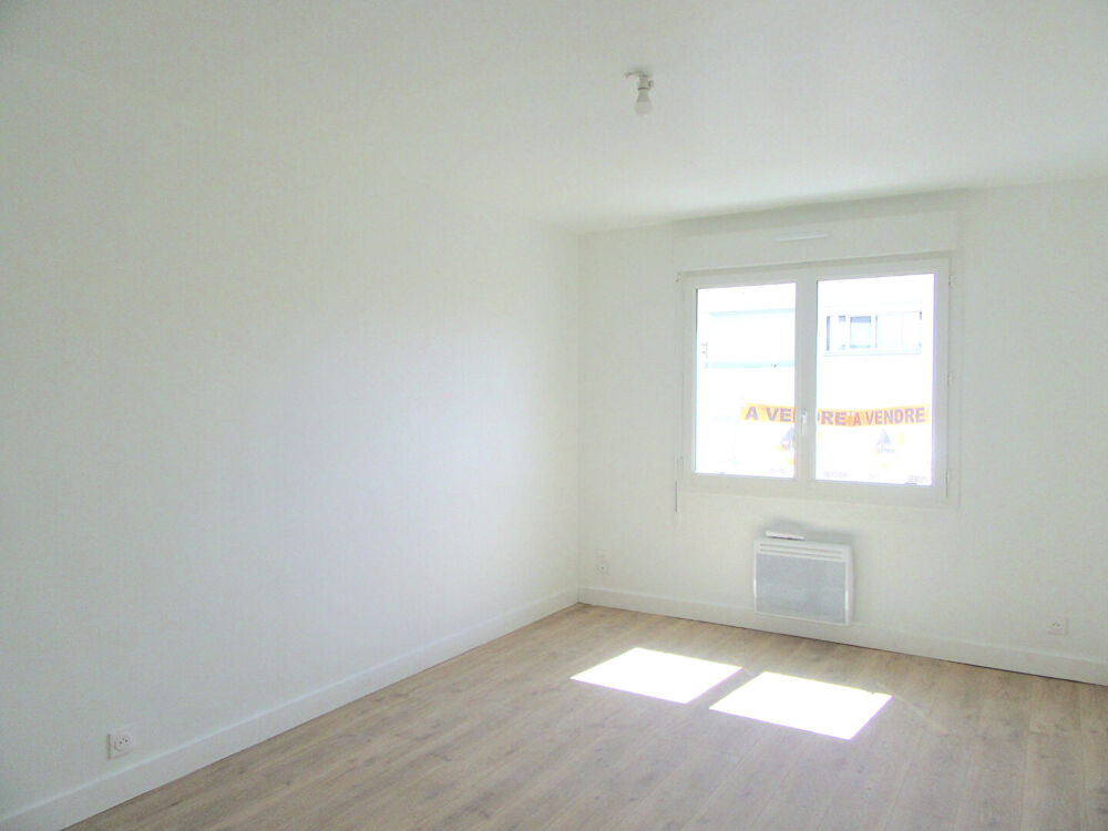 A LOUER APPARTEMENT T3 DE 70 M2 - BORDEAUX QUARTIER CHARTRONS