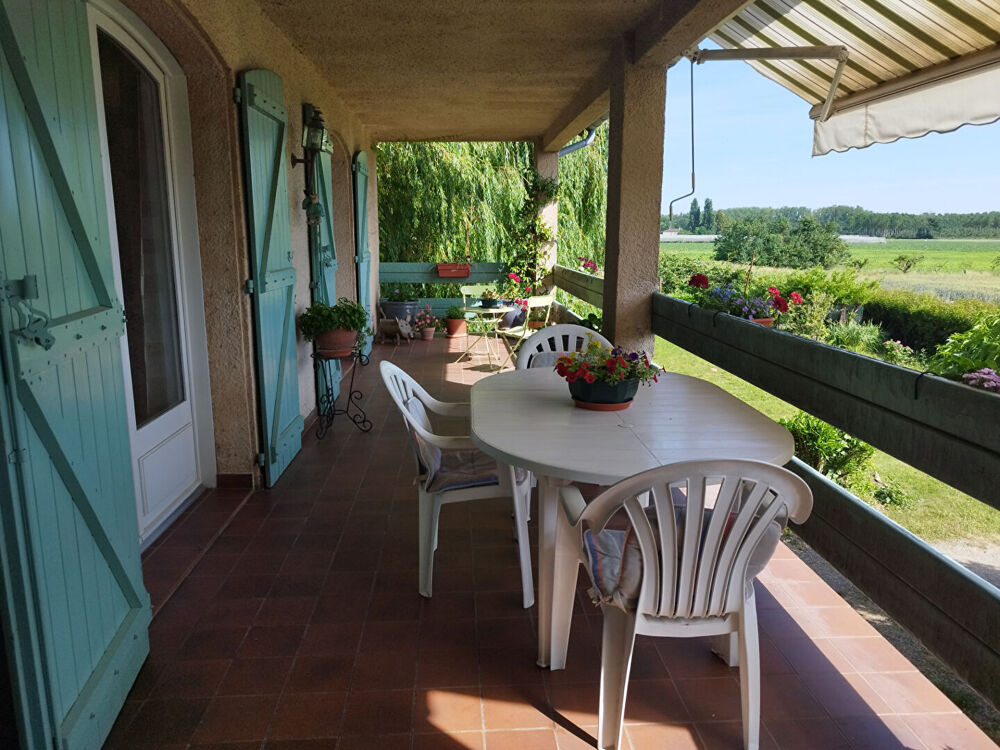 Spacieuse maison de construction traditionnelle