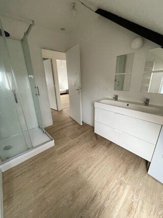  Appartement à louer 4 pièces 55 m²