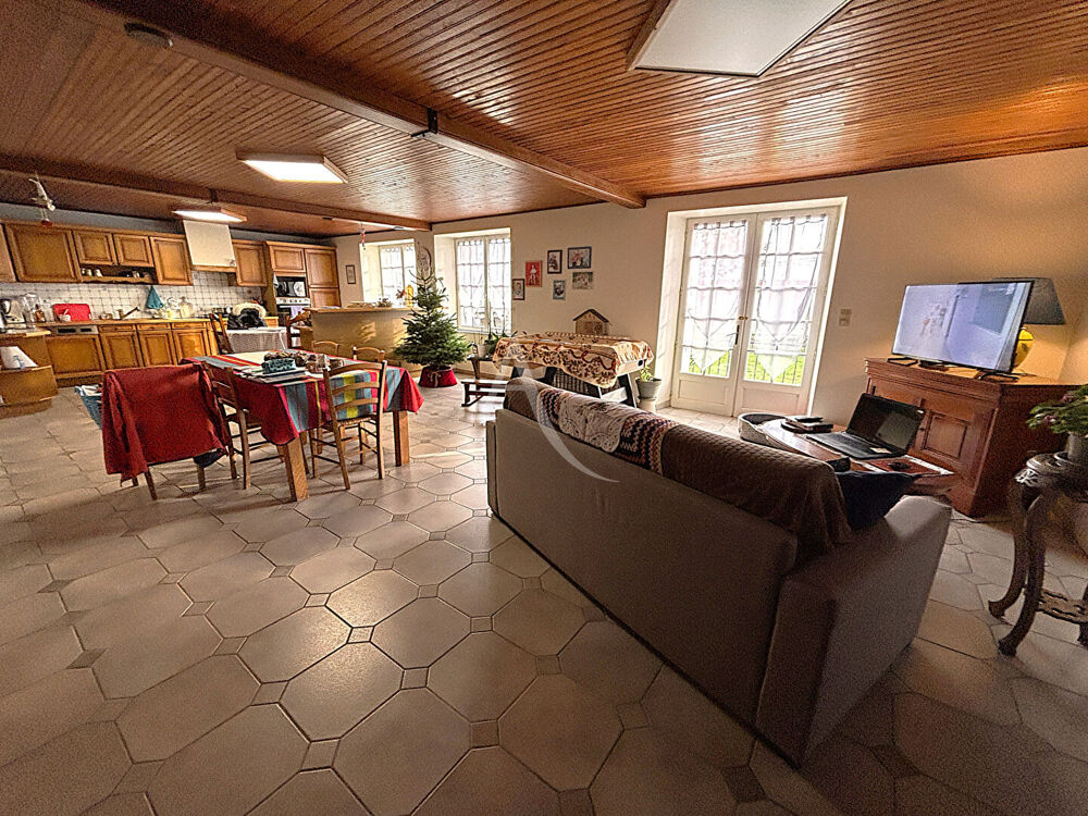 Maison 9 pièces 229 m² · à Marsac sur Don · 229 m² · 199 600 €