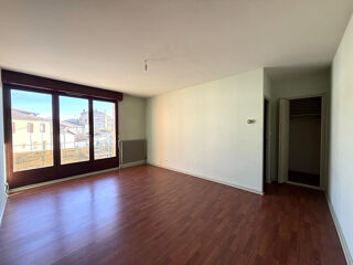  Appartement à louer 2 pièces 40 m²